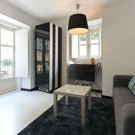 Tailor Made Flat In Bairro Alto *