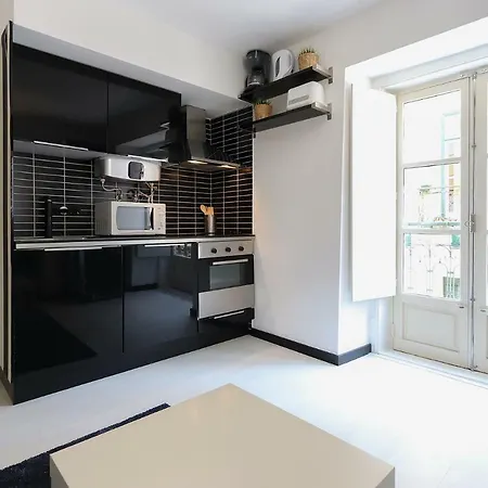 Tailor Made Flat In Bairro Alto