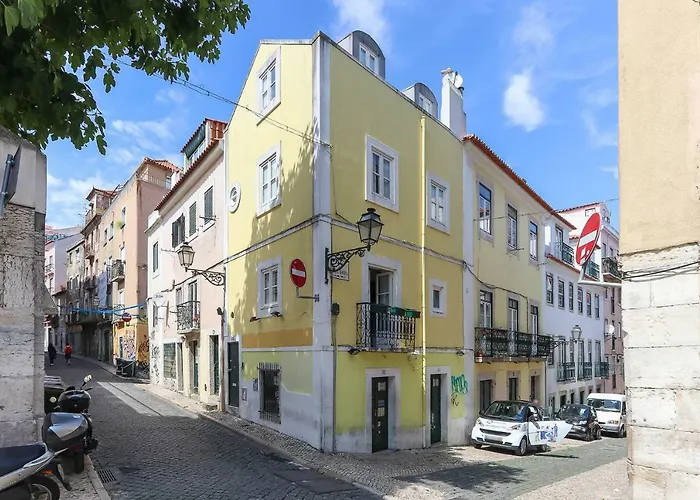 Tailor Made Flat In Bairro Alto شقة *